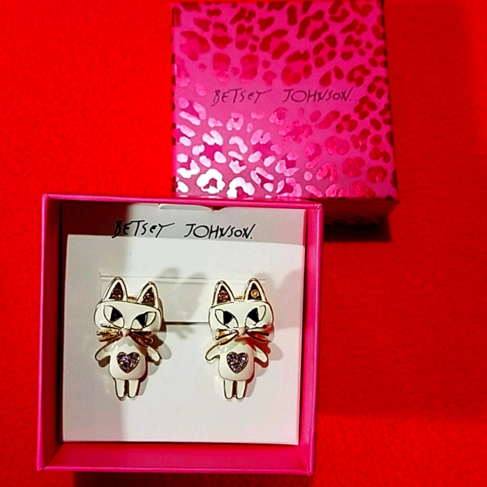 NIB.  Betsey Johnson Cat Lovers Earrings